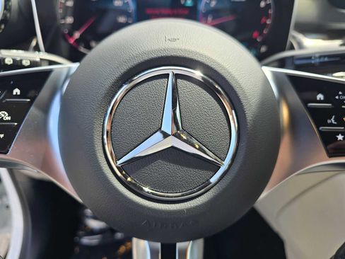 Used 2026 Mercedes-Benz GLC 300 image 24