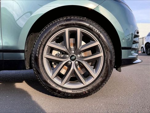 New 2026 Land Rover Range Rover Velar Dynamic SE image 14