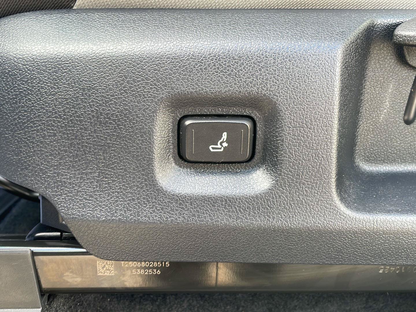 Used 2025 Toyota Tacoma TRD Sport AWD/4WD image 11
