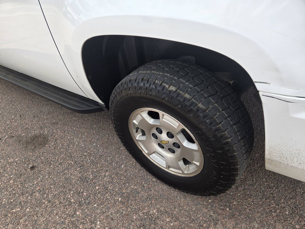 Used 2013 Chevrolet Suburban LT AWD/4WD image 7