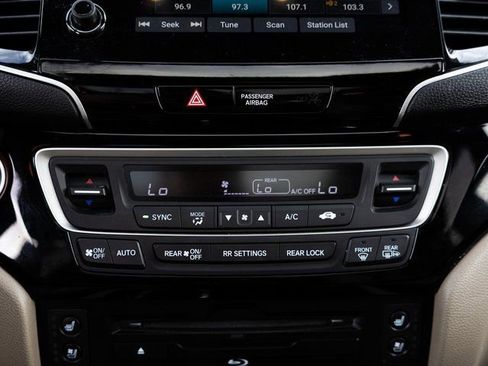 Used 2022 Honda Pilot Elite image 22