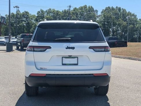 New 2026 Jeep Grand Cherokee L 2WD image 8