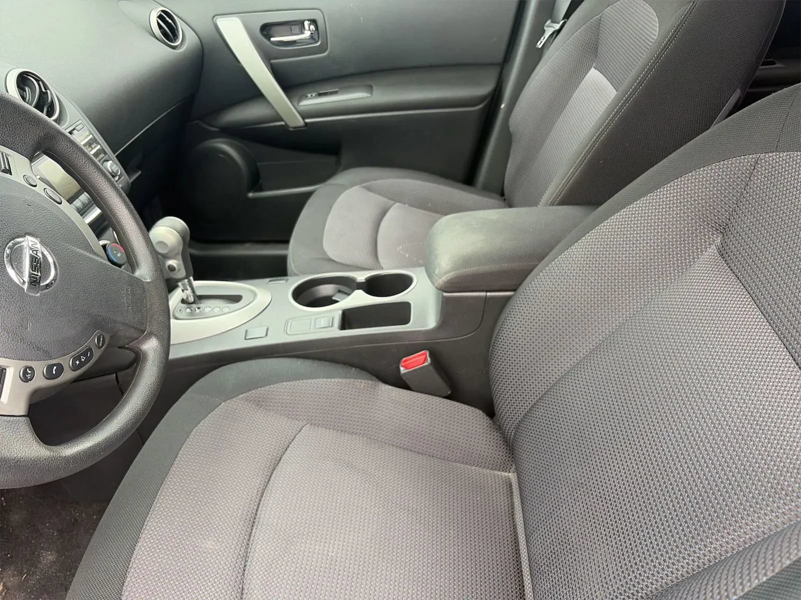 Used 2013 Nissan Rogue SV AWD/4WD image 3