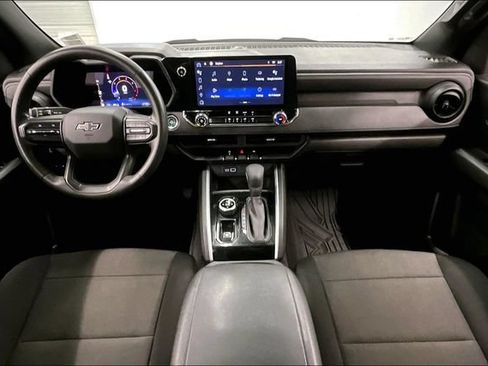 Used 2023 Chevrolet Colorado Trail Boss w/ Technology Package AWD/4WD image 18