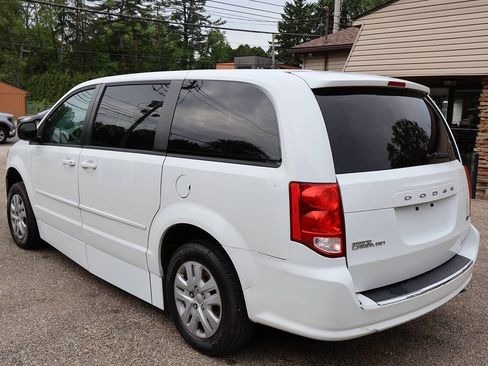 Used 2016 Dodge Grand Caravan SE w/ Quick Order Package 29E SE FWD image 9