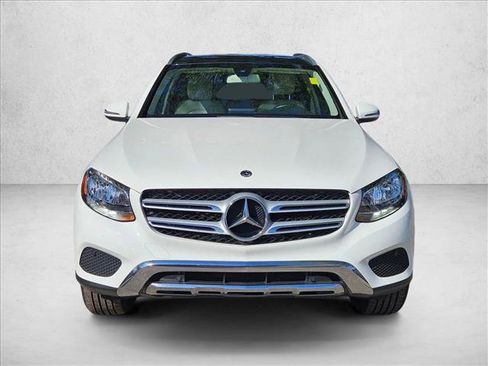 Used 2018 Mercedes-Benz GLC 300 4MATIC image 2