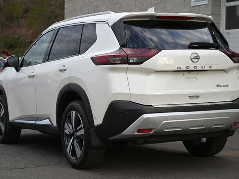 Used 2023 Nissan Rogue SL w/ SL Premium Package AWD/4WD image 5