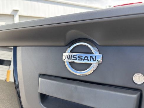 Used 2021 Nissan Frontier SV AWD/4WD image 10