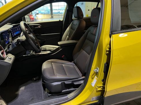 Used 2024 Chevrolet Trax RS w/ Driver Confidence Package image 13