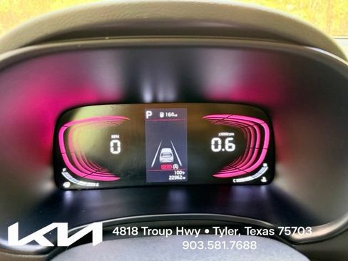 Certified 2025 Kia Soul LX w/ LX Technology Package FWD image 15