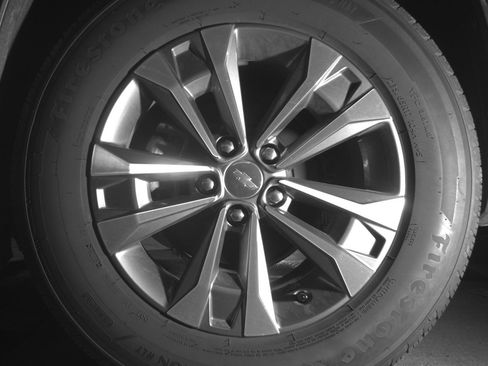 Used 2025 Chevrolet Equinox LT image 11