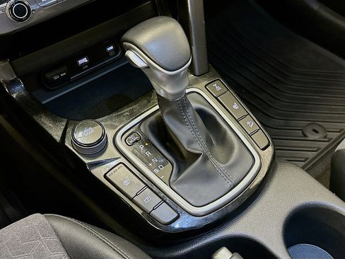 Used 2024 Kia Seltos S image 25