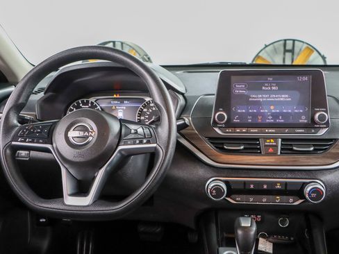 Used 2023 Nissan Altima 2.5 SV image 17