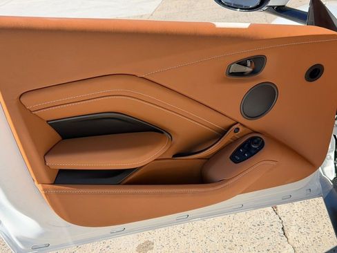 Used 2021 Aston Martin V8 Vantage Coupe RWD image 23