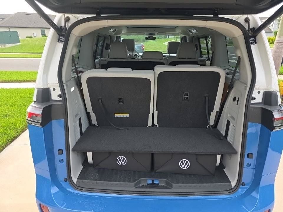Used 2025 Volkswagen ID. Buzz 1st Edition RWD image 26
