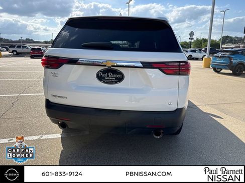 Used 2023 Chevrolet Traverse LT FWD image 10