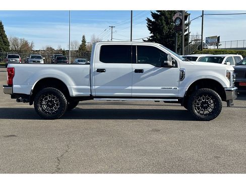 Used 2018 Ford F250 XLT image 3