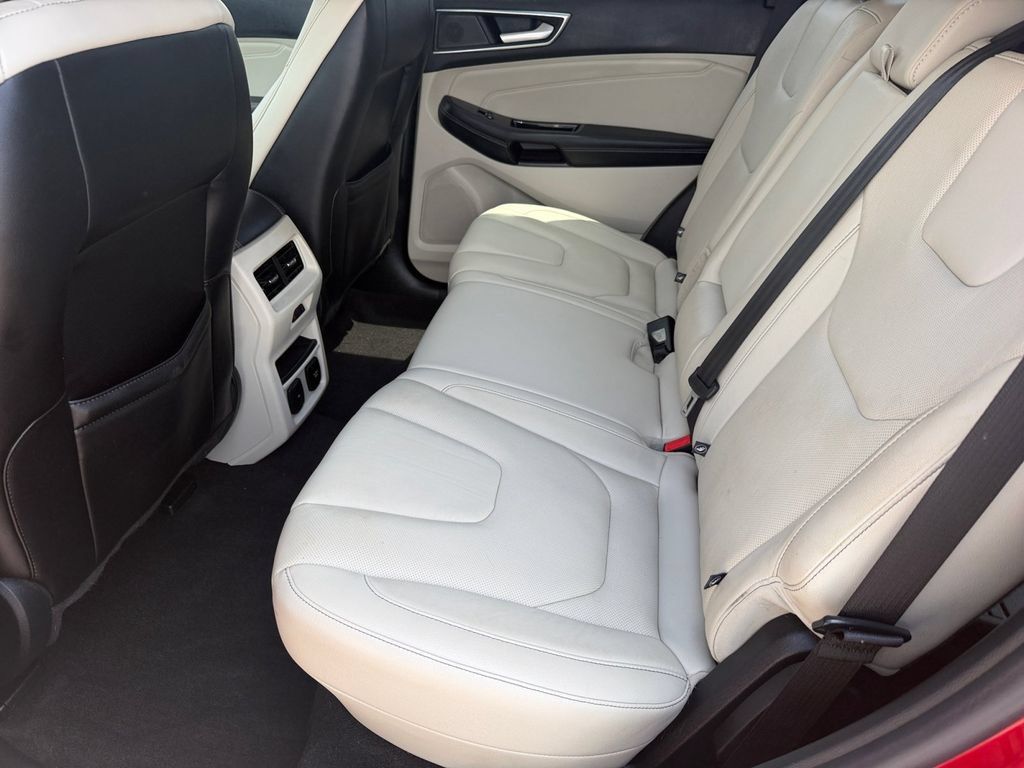 Used 2020 Ford Edge Titanium w/ Equipment Group 301A AWD/4WD image 14