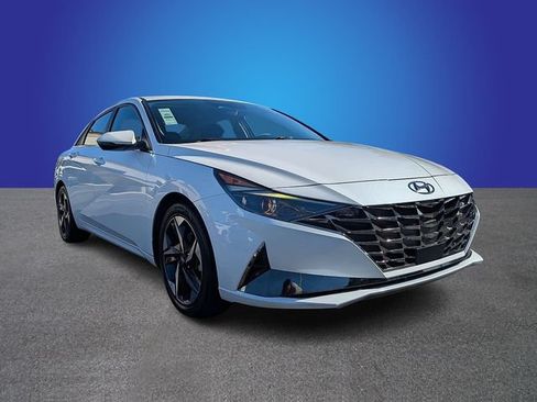 Used 2022 Hyundai Elantra SEL w/ Convenience + Premium Package FWD image 7