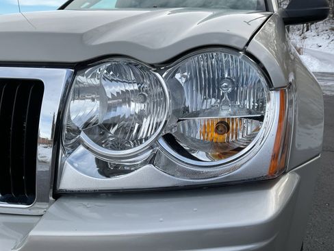 Used 2006 Jeep Grand Cherokee Limited image 25