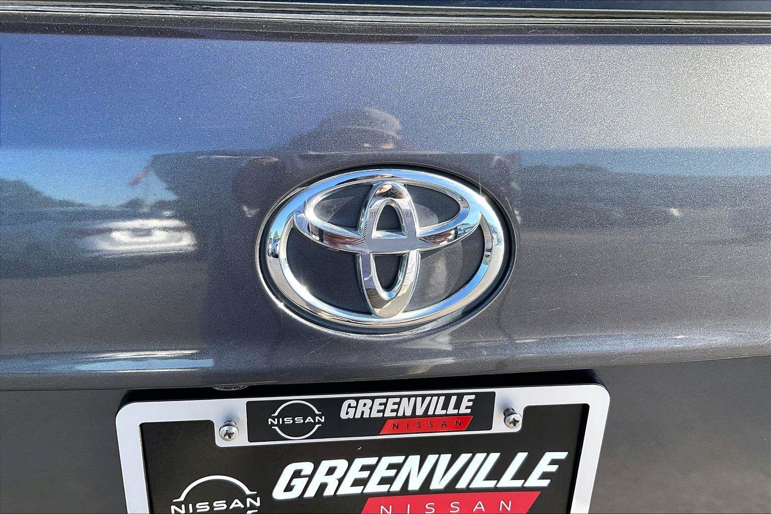 Used 2020 Toyota Highlander XLE AWD/4WD image 9