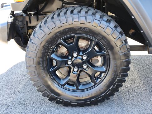 Used 2021 Jeep Wrangler Unlimited Sport image 12