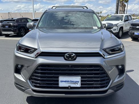 Used 2026 Toyota Grand Highlander Limited image 3