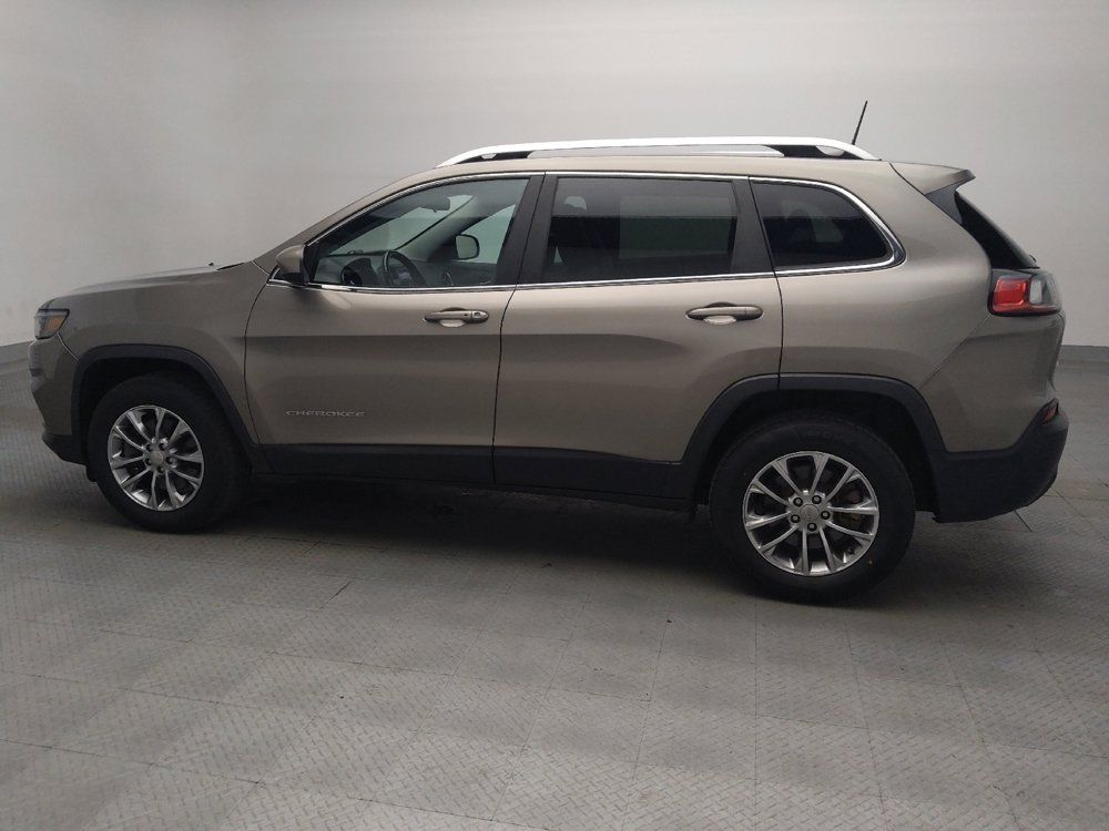 Used 2019 Jeep Cherokee Latitude Plus AWD/4WD image 3