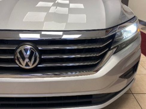 Used 2020 Volkswagen Passat 2.0T S image 10