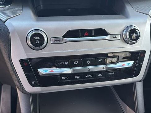 Used 2021 Ford Explorer XLT w/ Equipment Group 202A image 29