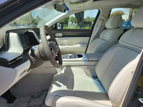 Used 2025 Genesis G90 3.5T AWD/4WD image 16