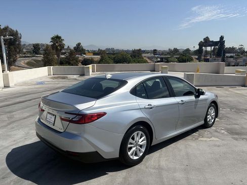 Used 2026 Toyota Camry LE FWD image 33