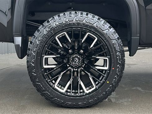 Used 2024 GMC Sierra 1500 Denali Ultimate image 11