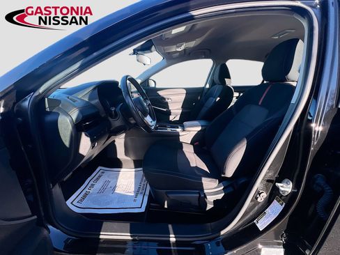 Used 2022 Nissan Sentra SR w/ Trunk Package image 26