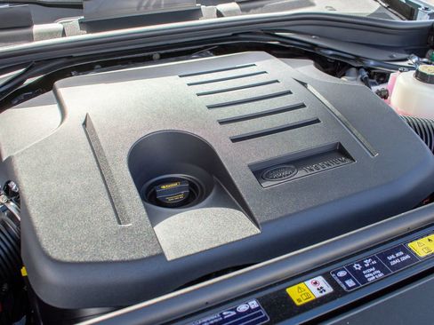 New 2026 Land Rover Range Rover SE image 24