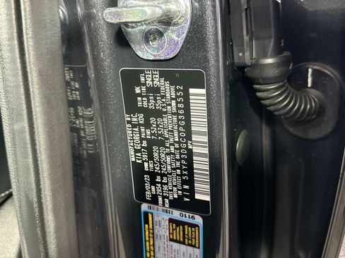 Used 2023 Kia Telluride EX w/ EX Captain's Chair Package image 41