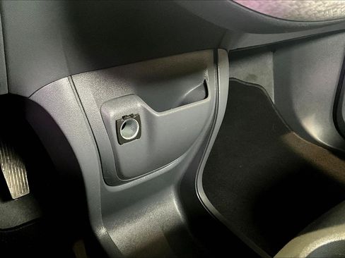 Used 2021 Chevrolet Bolt LT FWD image 16