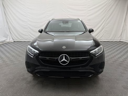 Used 2024 Mercedes-Benz GLC 300 4MATIC SUV image 3