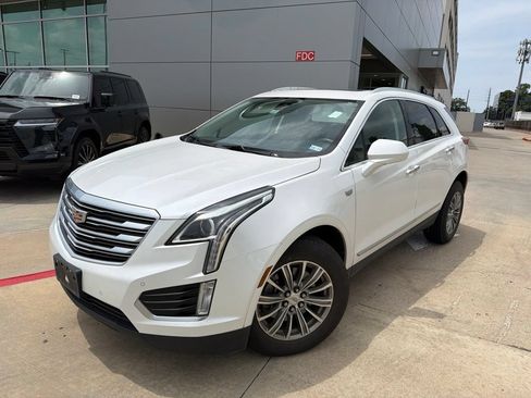 Used 2018 Cadillac XT5 Luxury w/ Driver Awareness Package AWD/4WD image 1