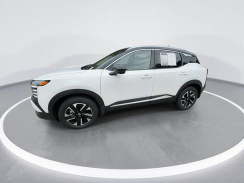 Used 2025 Nissan Kicks SR FWD image 4