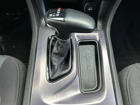 Used 2018 Dodge Charger SXT w/ Blacktop Package image 13