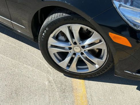 Used 2011 Mercedes-Benz E 550 Sedan image 46