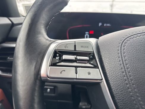 Used 2023 Kia Telluride EX w/ EX Captain's Chair Package image 16