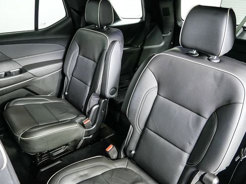 Used 2023 Chevrolet Traverse Premier image 24