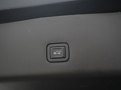 Used 2020 Chevrolet Traverse Premier w/ Redline Edition AWD/4WD image 15