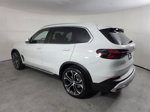 Used 2026 BMW X5 sDrive40i image 6