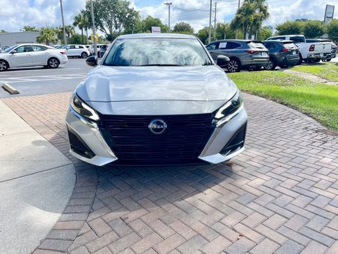 Used 2024 Nissan Altima 2.5 SV image 8