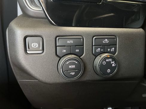 Used 2025 Chevrolet Silverado 1500 LT AWD/4WD image 13