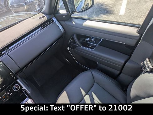 Used 2023 Land Rover Range Rover SE image 18