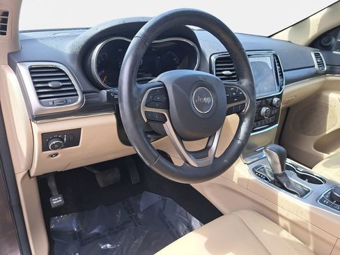 Used 2019 Jeep Grand Cherokee Limited image 16